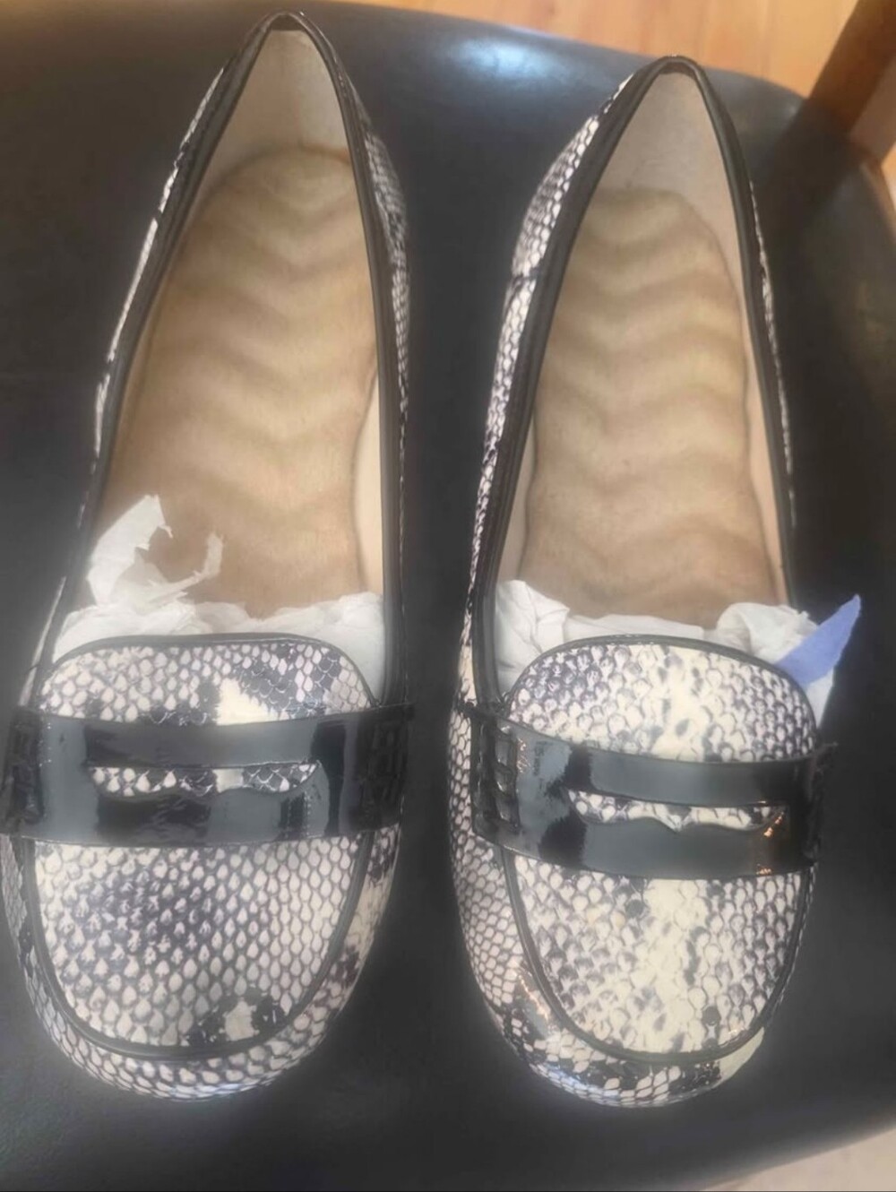 Avon Cushion Walk Loafers Size 8 INWT